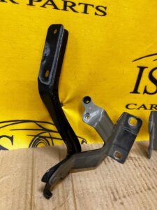 ZAWIAS MASKI KOMPLET LEWY PRAWY NISSAN LEAF ZE0 I