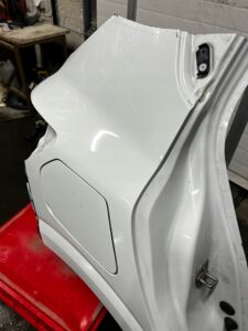 ĆWIARTKA BŁOTNIK POSZYCIE SŁUPEK PRÓG PRAWY TYŁ DACIA SANDERO 2023 III 3