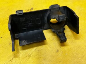 KOSZYK PDC ŚRODKOWY PRAWY ZDERZAKA PRZÓD PEUGEOT 508 RXH