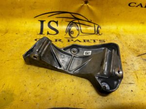 ŁAPA MOCOWANIE ALTERNATORA MERCEDES A45 S AMG W177