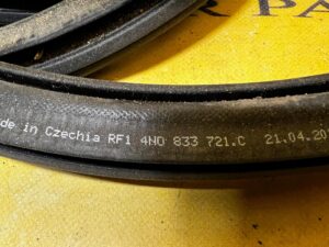 KAROSERYJNA USZCZELKA DRZWI TYŁ AUDI A8 D5 KRÓTKI