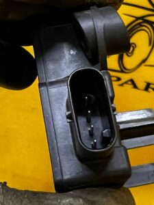 RADAR DISTRONIC CZUJNIK PRĘDKOŚCI ACC ZDERZAKA TYŁ TESLA MODEL 3 PRZEDLIFT