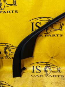 LISTWA SZYBY DRZWI PRAWY PRZÓD KUGA MK3 ESCAPE MK4