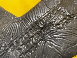 WYGŁUSZENIE BŁOTNIKA LEWY PRZÓD MERCEDES W213