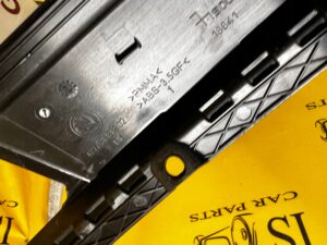 LISTWA SŁUPKA DRZWI TYŁ TYLNE PRAWY PRAWA SKODA SCALA