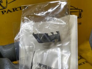 MOCOWANIE OSŁONY HAKA HOLOWNICZEGO M-PAKIET PRAWE BMW 3 E36 NOWE OEM