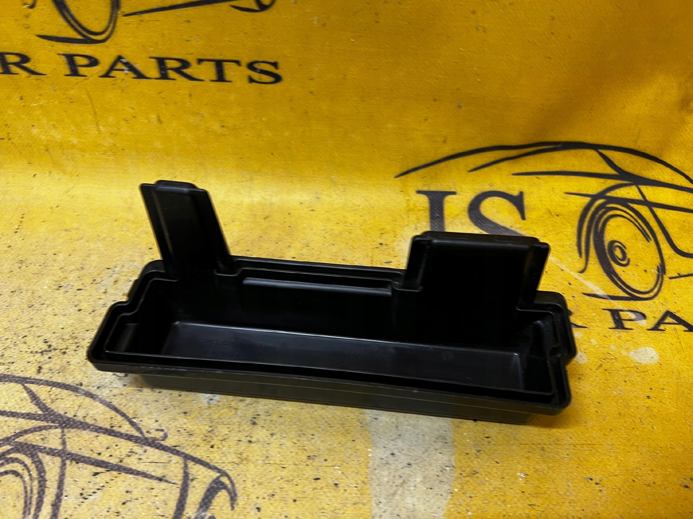 OBUDOWA SKRZYNKI BEZPIECZNIKÓW RENAULT ZOE I Z.E.