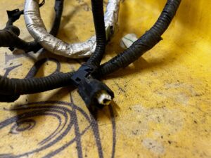 WIĄZKA PRZEWODÓW ZAWIESZENIA TYŁ FORD ESCAPE MK4