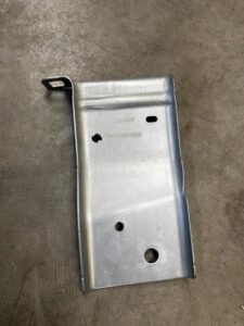 WSPORNIK MOCOWANIE BLACHA PRAWY PRAWE RANGE ROVER VELAR L560