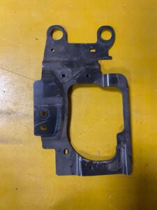 PODSTAWA MOCOWANIE AKUMULATORA FORD FIESTA MK8