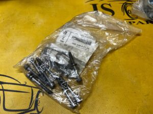 10 X ŚRUBA MISKI OLEJOWEJ SILNIKA M6X50-8.8 BMW M3 E90 i3 Rex I01 NOWA OEM