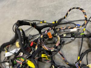 WIĄZKA INSTALACJA WNĘTRZA KABINY PEUGEOT 308 II T9