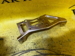 UCHWYT WSPORNIK MOCOWANIE BLACHA TOYOTA HILUX VIII 8