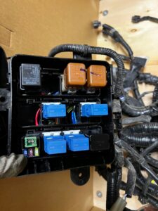 WIĄZKA KOMORY SILNIKA NISSAN LEAF I ZE0