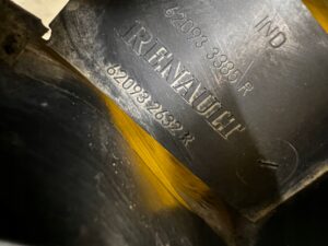 KOMPLET KIEROWNICA POWIETRZA ABSORBER BELKA PRZÓD DACIA DOKKER EU