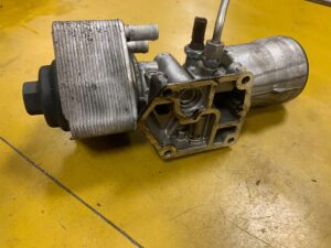 OBUDOWA PODSTAWA FILTRA OLEJU AUDI A4 B8 2.0 TDI