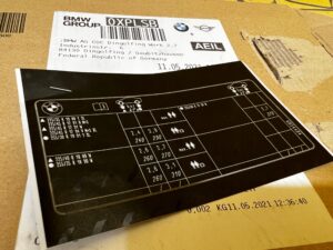 NAKLEJKA INFORMACYJNA CIŚNIENIE W OPONACH BMW Z4 ROADSTER F89 NOWA OEM