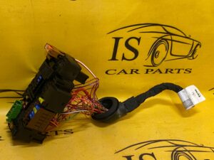 SKRZYNKA BEZPIECZNIKÓW BEZPIECZNIKI MERCEDES W257