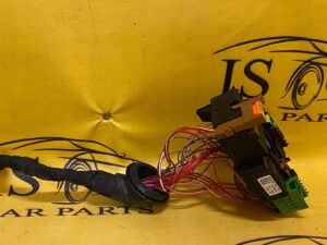 SKRZYNKA BEZPIECZNIKÓW BEZPIECZNIKI MERCEDES W257