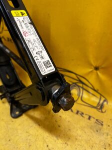 PODNOŚNIK LEWAREK FORD ESCAPE MK4