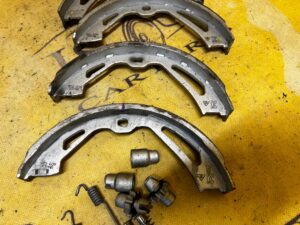 KOMPLET SZCZĘKI HAMULCOWE SPRĘŻYNKI PORSCHE CAYENNE COUPE 9Y3 9Y0 HYBRID