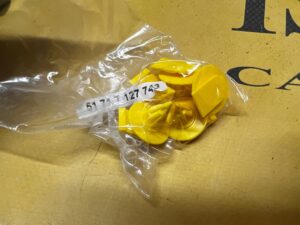 4 X ZACZEP SPINKA KLIPS LISTWY PROGU MINI R52 R57 R58 R59 NOWA OEM