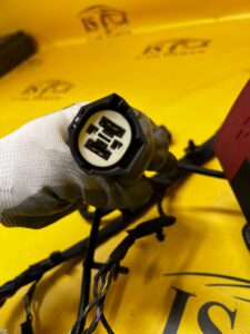 PUSZKA SKRZYNKA BEZPIECZNIKÓW WIĄZKA RANGE ROVER VELAR L560 2.0i BENZYNA