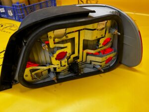 LAMPA TYŁ TYLNA LEWY LEWA BMW 7 E38 LIFT