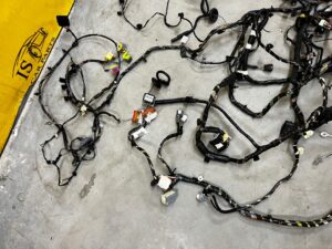 WIĄZKA KABINY SKRZYNKA BEZPIECZNIKÓW FORD KUGA MK2