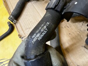 KOMPLET MAGISTRALA WODNA TERMOSTAT PRZEWÓD WODY DACIA DOKKER 1.5 BLUE DCI