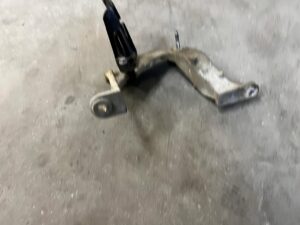 ŁAPA WSPORNIK SILNIKA DACIA DOKKER 1.5 BLUE DCI