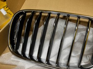 NERKA GRILL KRATA KRATKA PRZÓD LEWY LEWA BMW 7 G11 G12 NOWA OEM
