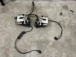 LEWY TYŁ ZACISK SILNICZEK HAMULCA MERCEDES W117