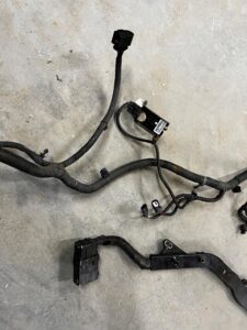 WIĄZKA PRZEWODÓW KOMORY SILNIKA BELKI JEEP GRAND CHEEROKIE WK2 SRT 6.4