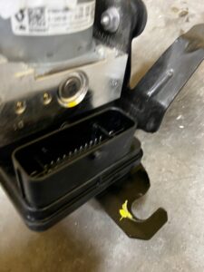 POMPA HAMULCOWA ABS PRZEWODY DACIA SANDERO III 2021R