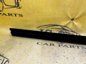 USZCZELKA DRZWI PRZÓD PRAWY LEWY TESLA MODEL 3 PRZEDLIFT