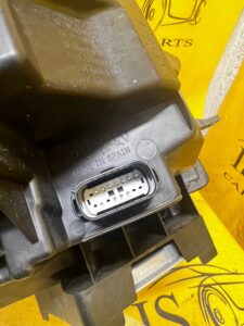 KOMPLET REFLEKTORY LAMPY PRZEDNIE FULL LED FORD KUGA MK3 ANGLIK