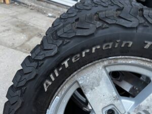 KOŁA FELGI OPONY TERENOWE JEEP GRAND CHEROKEE COMMANDER WRANGLER 265/65 R17
