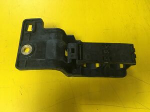 UCHWYT MOCOWANIE WĘŻY WODY MERCEDES INFINITI Q30