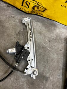 MECHANIZM PODNOŚNIK SZYBY DRZWI PRZÓD LEWY RENAULT MEGANE IV