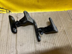 ZAWIASY DRZWI LEWY RANGE ROVER VOGUE L405