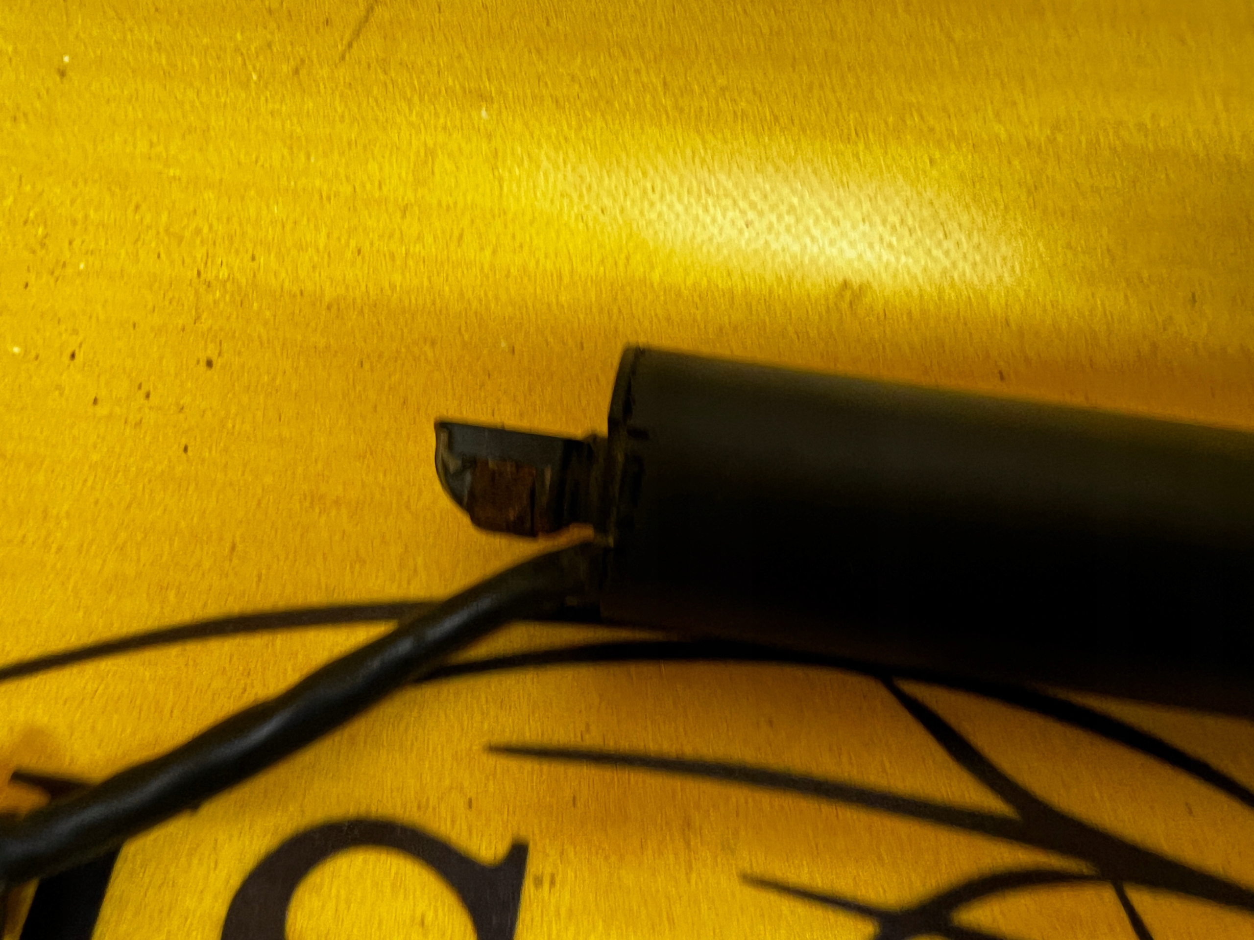 KOMPLET SIŁOWNIKI TELESKOPY KLAPY TYŁ BAGAŻNIKA RANGE ROVER VELAR L560