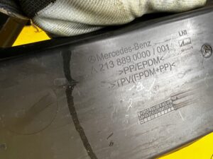 ZAŚLEPKA OSŁONA BŁOTNIKA LEWA MERCEDES W213