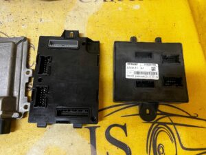 ZESTAW STARTOWY ECU BCM STACYJKA ZEGARY RENAULT CAPTUR I PRZEDLIFT 0.9 TCE