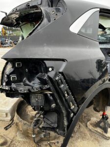 ĆWIARTKA BŁOTNIK PRAWY TYLNY CZARNY FORD ESCAPE MK4 USA