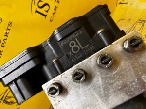 POMPA HAMULCOWA STEROWNIK ABS TOYOTA HILUX VIII 2.4D D4D