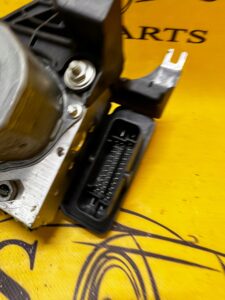 STEROWNIK POMPA ABS INFINITI Q30 QX30 DIESEL