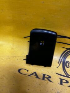 PLASTIK OSŁONA DRZWI LEWY PRZÓD X351 AW93-240B12-A