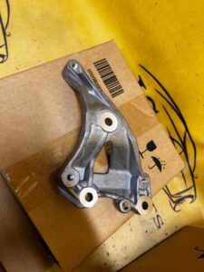 WSPORNIK KOMRESORA KLIMATYZACJI MINI R55 R56 R57 R58 R59 R60 R61 NOWY OEM