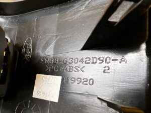 OSŁONA ZAŚLEPKA CZUJNIK TEMPERATURY KLIMATYZACJI FORD MUSTANG VI